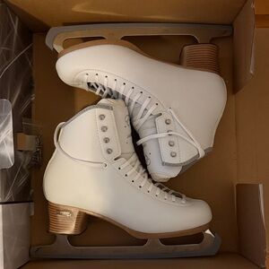 Jackson Ultima Figure Skates